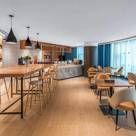 Borrman Hotel (Beihai Hepu High-Speed Railway Station)