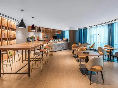 Borrman Hotel (Beihai Hepu High-Speed Railway Station) Отели в г. Хепу