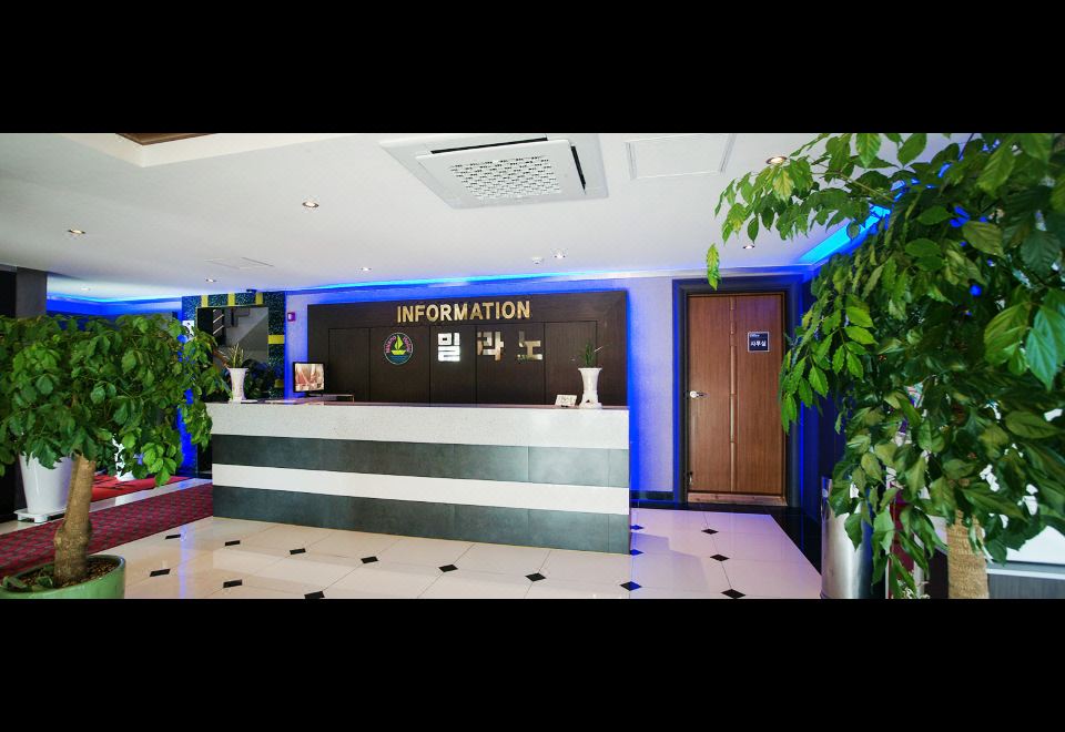 밀라노 전용 주차장