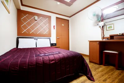 Jeungpyeong Taepyeong Hotels near Doahn Munhwa Center Mungo