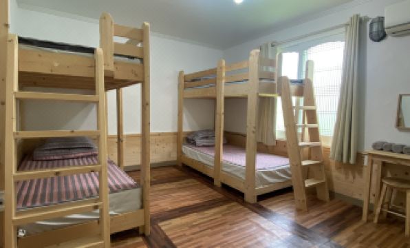 1. 너랑나랑게스트하..