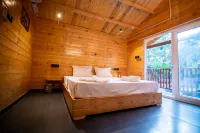 Tranquill Riverside Luxury Chalets Hotels in Marra