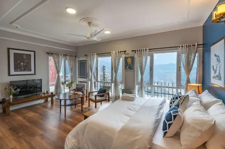 Zostel Homes Shimla Отели рядом с достопримечательностью «Kotkhai Palace»