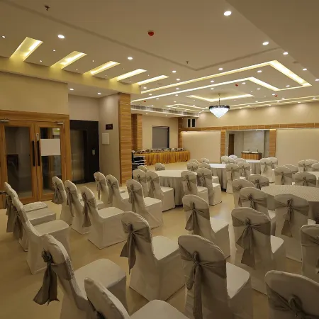 Hotel Sharda Residency