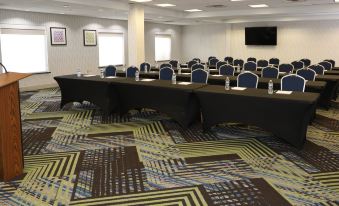 Holiday Inn Express & Suites Chicago North-Waukegan-Gurnee