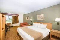 Ramada by Wyndham Spirit Lake/Okoboji Hotels in Center Grove