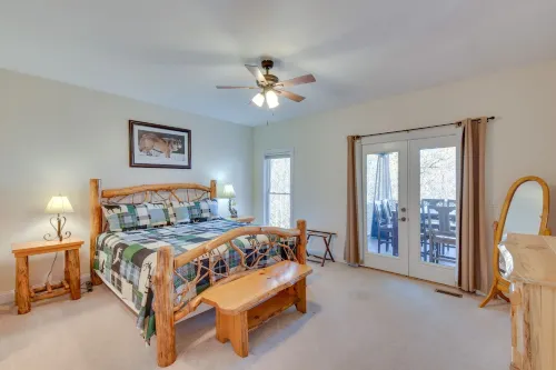 Blairsville Mansion w/ Hot Tub, Casino + Games! - balcony