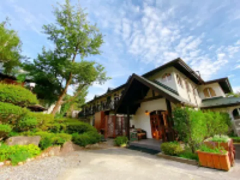 Lodge Atelier Hotels in 