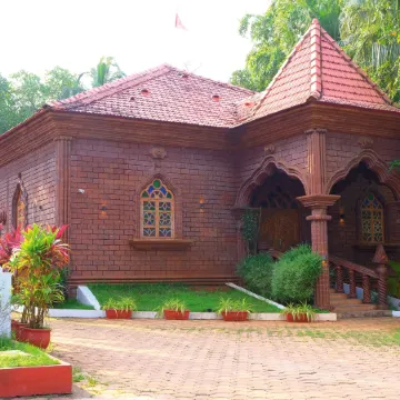 The Byke Royal Pearl Anjuna Отели рядом с достопримечательностью «Пляж Морджим»