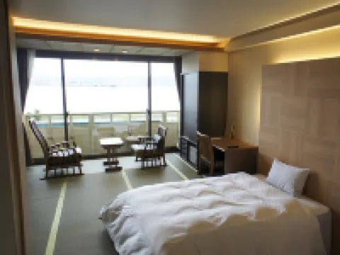 夕景湖畔水天閣旅館