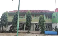 Wisma Tenang Jaya Syariah Mitra RedDoorz Hotels near Situ Cipadung
