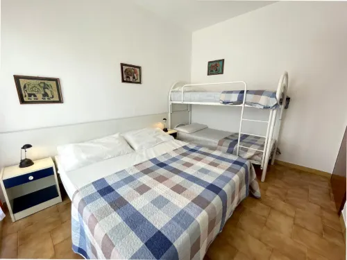 Flat 180 Metres from the Beach - Huoneistot