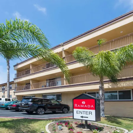 Ramada by Wyndham San Diego Airport Отели рядом с достопримечательностью «Харбор-Айленд»