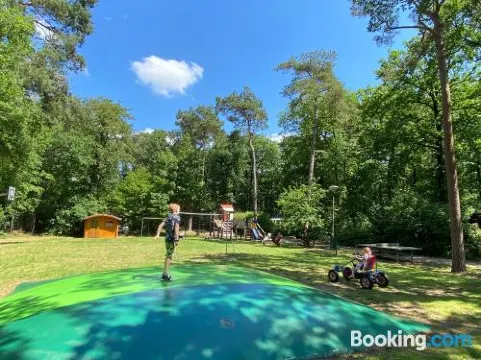 邦特魯克特假日公園酒店