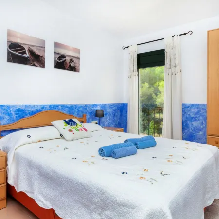 Coto Gamo Holiday Escape