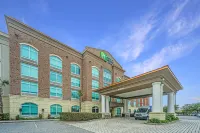 Holiday Inn Express & Suites Charleston Arpt-Conv Ctr Area