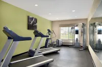 Country Inn & Suites by Radisson, Michigan City, IN - Gym