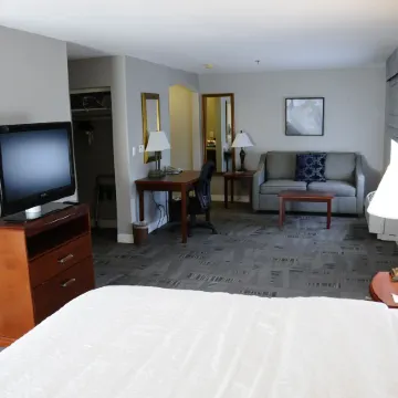 Hampton Inn & Suites Redding