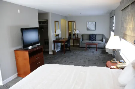 Hampton Inn & Suites Redding