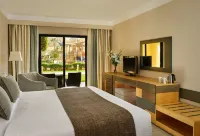 Coral Sea Aqua Club Resort