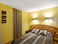 Logis le Quai Fleuri Hotels in Voves