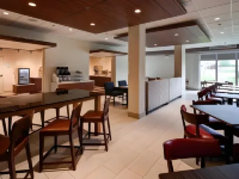 Holiday Inn Express & Suites MANHATTAN by IHG Hoteles en Manhattan