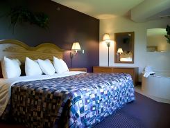AmericInn by Wyndham West Burlington