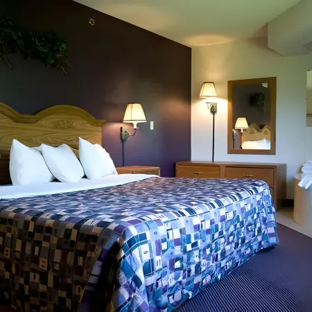 AmericInn by Wyndham West Burlington