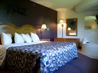 AmericInn by Wyndham West Burlington Hotel a Burlington