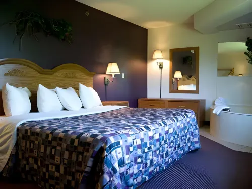 AmericInn by Wyndham West Burlington فنادق في برلنغتون