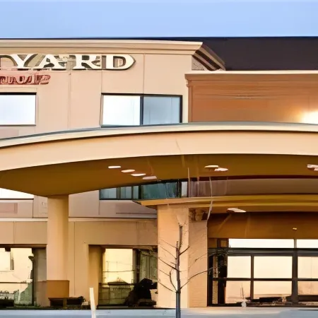 Courtyard Salina