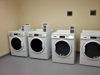 Motel 6 Estevan, SK فنادق في إستيفان