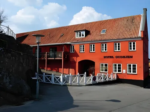 Hotel Gudhjem - 3-Star
