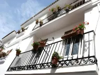 Hostal Paco Marbella - Pensions