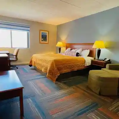 Mystic River Hotel & Suites Rooms