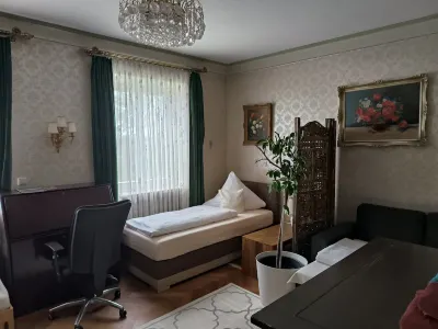 Pension Haus Gertrud Hotels near Lidl