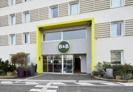 B&B Hotel Paris Nord Gonesse Parc des Expos Отели рядом с достопримечательностью «Парк Пре Су ла Виль»