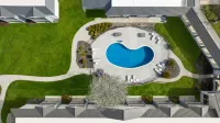 Holiday Inn ONTARIO by IHG - Swimmingpools
