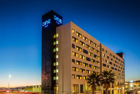 One Chihuahua Fashion Mall Отели рядом со станцией Chepe Station