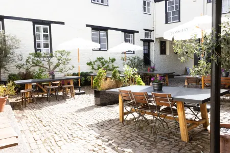 The Old Crown Coaching Inn Отели в г. Фарингдон