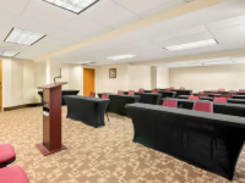 Quality Inn Edison-New Brunswick Hotels in Edison