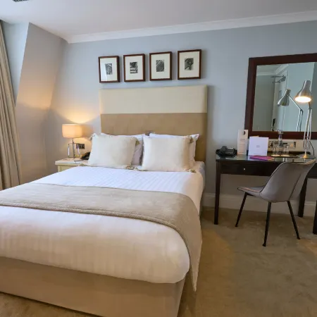 London Bridge Hotel Отели рядом с достопримечательностью «Небоскреб «Хирон-Тауэр»»
