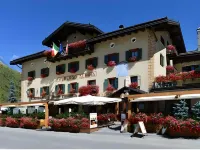 Hotel Alpina Hotels in Livigno