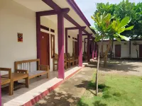 Penginapan Karanglaut Sayangheulang Hotels in Pameungpeuk