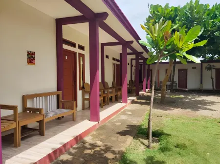 Penginapan Karanglaut Sayangheulang Отели в г. Garut Regency