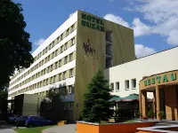 Holiday Inn Express Lublin 馬伊達內克國家博物館附近的飯店