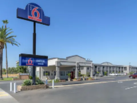 Studio 6 Suites Madera, CA - Yosemite Hoteles en Madera