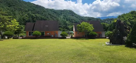 Pocheon Park Hotel Отели рядом с достопримечательностью «Deoseuta»