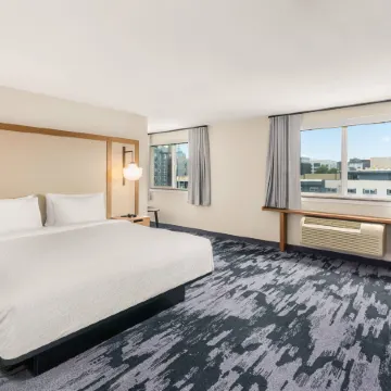 Fairfield Inn & Suites Seattle Downtown/Seattle Center Отели рядом с достопримечательностью «Тихоокеанский научный центр»