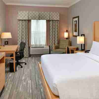 Hilton Garden Inn Denton Rooms